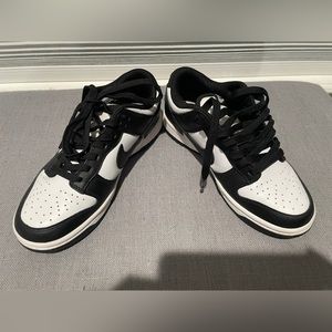 Youth Nike Panda Dunk Low  youth size 4.5